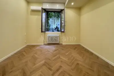 Casa in vendita, Viale Tunisia, Milano