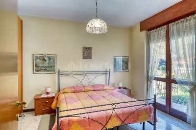 Casa in vendita, Via A. Manzoni, Brusimpiano