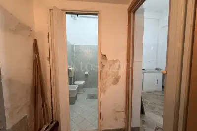 Negozio in vendita, Via Michele Titone, Palermo