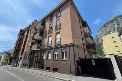 Casa in vendita, Via Francesco Petrarca, Lecco
