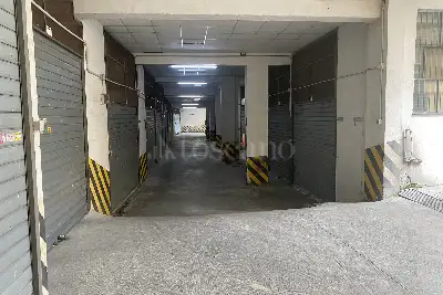 Box in vendita, Via Federico Tosi, Roma