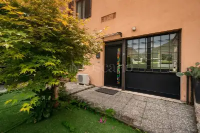 Casa in vendita, Via Montedenno, Brescia