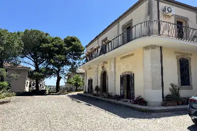 Villa in vendita, Via Luigi Pirandello, Caltagirone