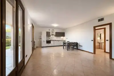 Casa in vendita, Via Castelletto, Pozzolengo