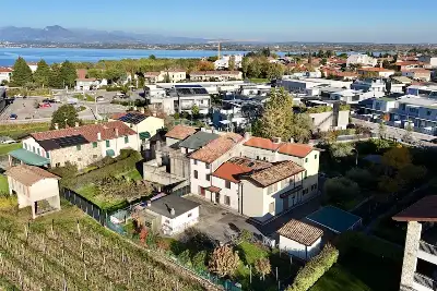 Villino a Schiera in vendita, Località Vecchi, Peschiera del Garda