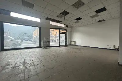 Negozio in vendita, Via Garibaldi, Villa Carcina