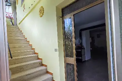 Casa Indipendente in vendita, Contrada Chioviano Basso 103, Bisenti