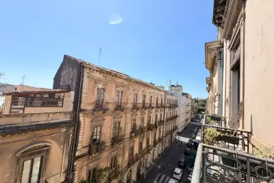 Casa in vendita, Via Umberto I, Catania