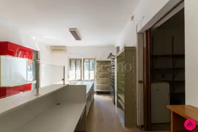 Negozio in vendita, Viale Venezia, Udine