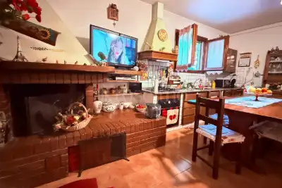 Casa in vendita, Via Giosuè Carducci, Poggio a Caiano