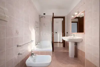 Casa in vendita, Via Castelletto, Pozzolengo