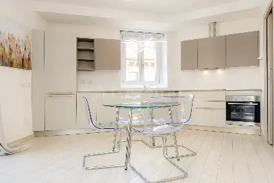 Casa in vendita, Via Carlo Farini, Milano