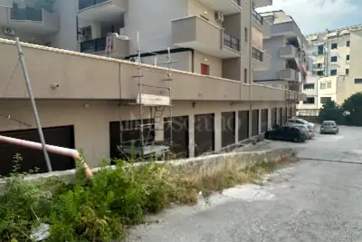 Magazzino in vendita, Viale Abramo Lincoln, Caserta