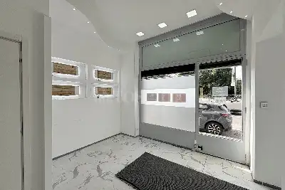 Negozio in vendita, Via Lodovico Il Moro, Milano