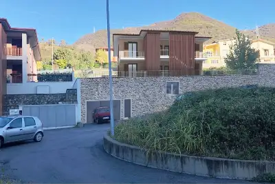 Casa in vendita, Via Rasile, Caino