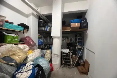 Box in vendita, Via degli Irlandesi, Roma