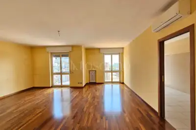 Casa in vendita, Via XXV Aprile, Cinisello Balsamo