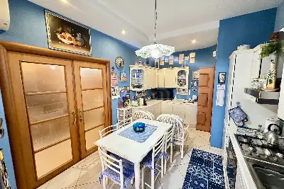 Casa in vendita, Via A. Manzoni, San Nicola la Strada