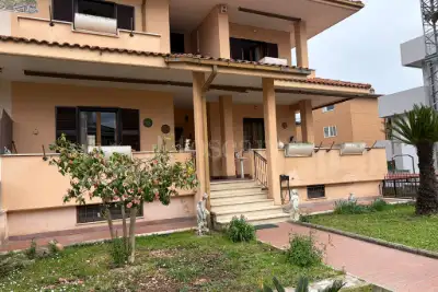 Villa in vendita, Via Taleggio, Roma