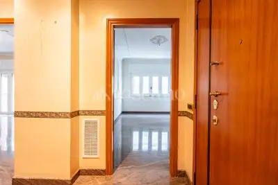 Ufficio in affitto, Via Alessandro Manzoni, Bari