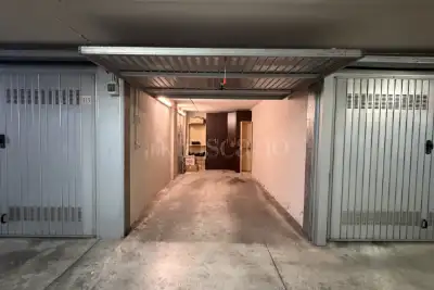 Box in vendita, Via Adria, Roma