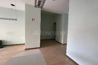 Negozio in affitto, Viale Delle Alpi, Palermo