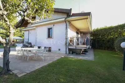 Villa in vendita, Via Torcegno, Roma