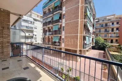Casa in vendita, Via Giunio Silano, Roma