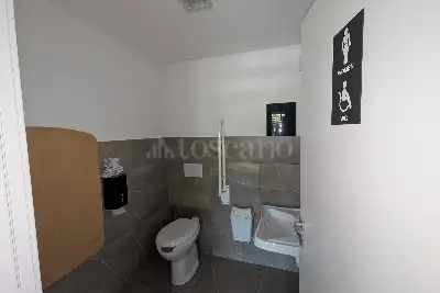 Negozio in vendita, Viale Gianluigi Bonelli, Roma