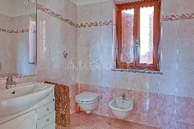 Casa Indipendente in vendita, Via Roma, Cuasso al Monte