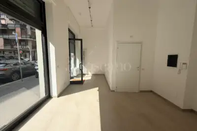 Negozio in affitto, Via Galvano Fiamma, Milano