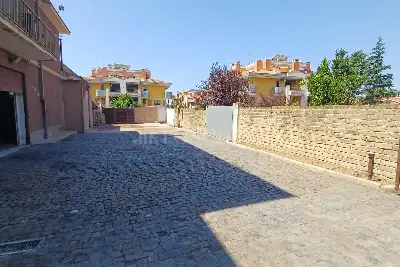 Negozio in vendita, Via Alessandro Santini, Roma