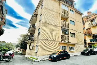 Garage in vendita, Via Luigi Alessandro Parravicini, Roma