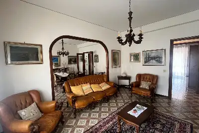 Casa in vendita, Via Alberto Casella, Prato