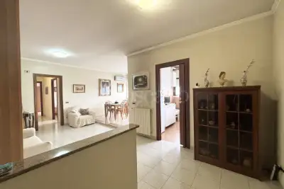 Casa in vendita, Viale dei Caduti per la Resistenza, Roma