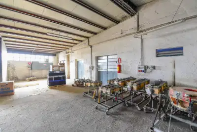 Magazzino in vendita, Via Anglieri, Cantù