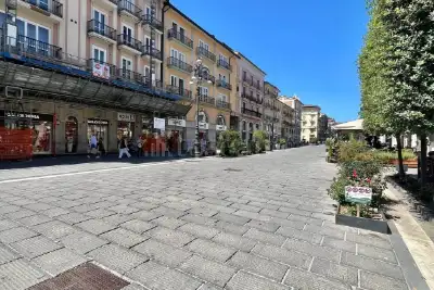 Negozio in affitto, Corso Vittorio Emanuele II, Avellino