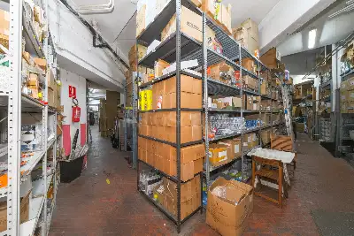 Magazzino in vendita, Via di Galla Placidia, Roma