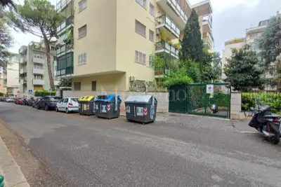 Box in affitto, Via Stefano Jacini, Roma