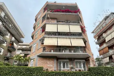 Casa in vendita, Via Jacopone da Todi, Roma