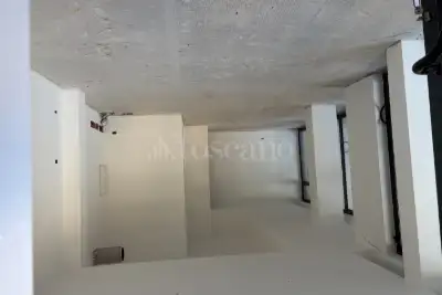 Negozio in affitto, Viale Gianluigi Bonelli, Roma