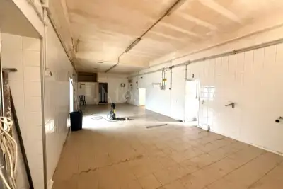 Laboratorio in vendita, Via Avenza, Roma