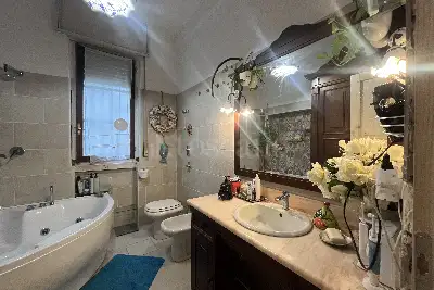 Casa in vendita, Via Angelo Bisi, Milano