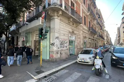 Negozio in affitto, Corso Cavour, Bari