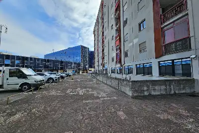 Negozio in vendita, Latina V.le Le Corbusier 175, Latina