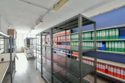 Magazzino in vendita, Via Anglieri, Cantù