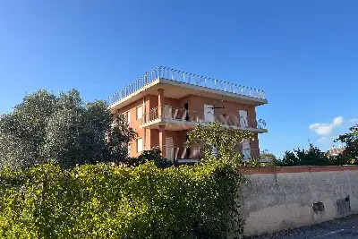 Casa Indipendente in vendita, Via Carife , Roma