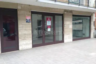 Negozio in vendita, Via Torraca, Potenza, Potenza