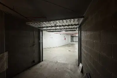 Box in vendita, Viale Certosa, Milano