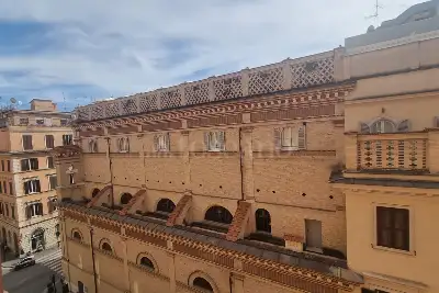 Casa in vendita, Via Castelfidardo, Roma